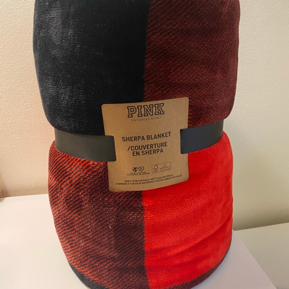 *NEW* Pink plaid Sherpa blanket